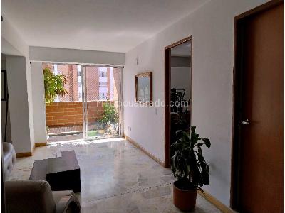 Apartamento de 3 alcobas en venta en Laureles, Medellín, 80 m² · foto 3 de 18
