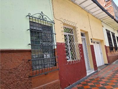 Casa de 5 alcobas en venta en Boston, Medellín, 275 m² · foto 7 de 11