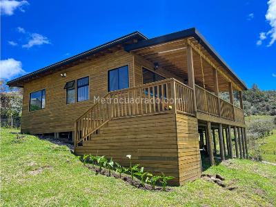 Casa de 5 alcobas en venta en Vereda Cruces, Medellín, 248 m² · foto 3 de 20