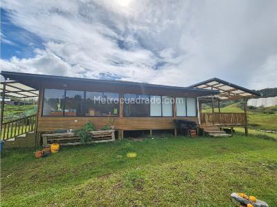 Casa de 5 alcobas en venta en Vereda Cruces, Medellín, 248 m² · foto 14 de 20