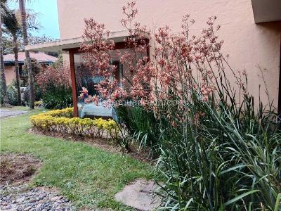 Casa de 4 alcobas en venta en Envigado, Envigado · foto 3 de 20
