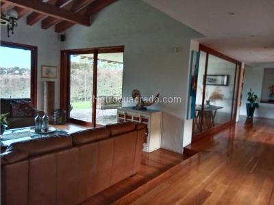 Casa de 4 alcobas en venta en Envigado, Envigado · foto 13 de 20