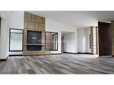 Casa de 4 alcobas en venta en Rionegro, Rionegro, 490 m² · foto 2 de 20