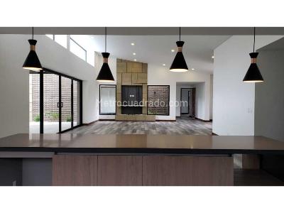 Casa de 4 alcobas en venta en Rionegro, Rionegro, 490 m² · foto 4 de 20