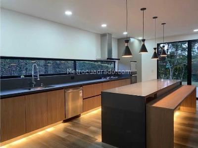 Casa de 4 alcobas en venta en Rionegro, Rionegro, 490 m² · foto 13 de 20