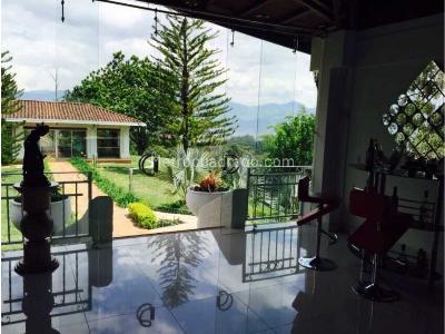 Casa de 5 alcobas en venta en Poblado/Via Las Palmas, Medellín, 455 m² · foto 6 de 7