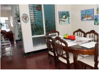 Casa de 4 alcobas en venta en Florida Nueva/Occidente, Medellín, 156 m² · foto 5 de 11