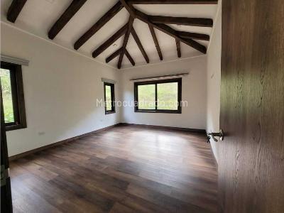 Casa de 3 alcobas en venta en San Antonio De Pereira, Rionegro, 354 m² · foto 5 de 10