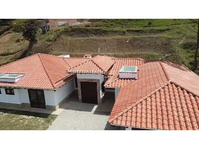 Casa de 3 alcobas en venta en San Antonio De Pereira, Rionegro, 354 m² · foto 7 de 10