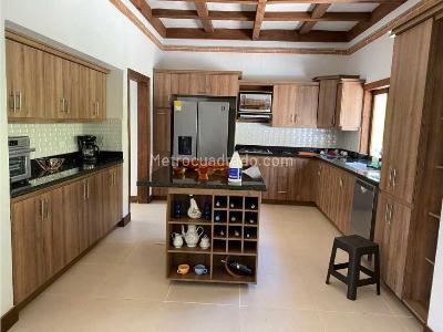 Casa de 3 alcobas en venta en San Antonio De Pereira, Rionegro, 354 m² · foto 8 de 10