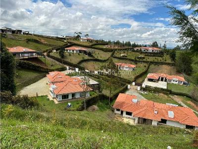 Casa de 3 alcobas en venta en San Antonio De Pereira, Rionegro, 354 m² · foto 10 de 10