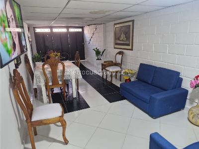 Apartamento de 3 alcobas en venta en Belen San Bernardo, Medellín, 93 m² · foto 3 de 10