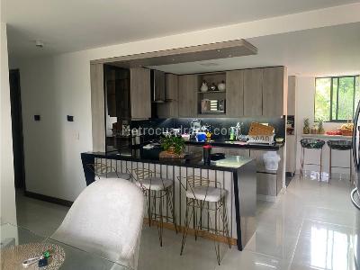 Apartamento de 3 alcobas en venta en La Castellana, Medellín, 130 m² · foto 9 de 20