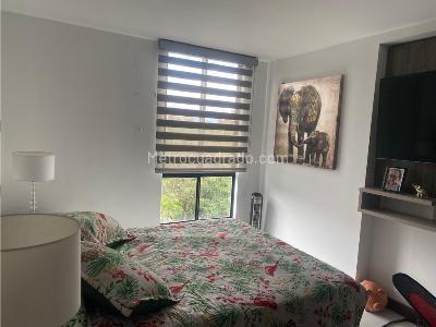 Apartamento de 3 alcobas en venta en La Castellana, Medellín, 130 m² · foto 18 de 20