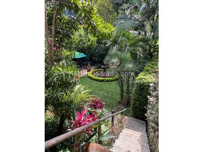 Casa de 4 alcobas en venta en El Poblado, Medellín, 440 m² · foto 7 de 20