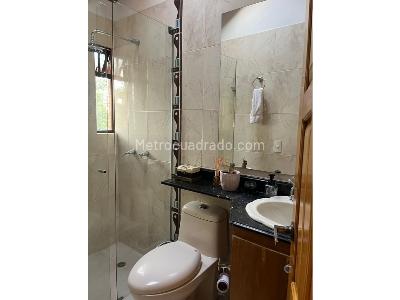 Casa de 4 alcobas en venta en El Poblado, Medellín, 440 m² · foto 8 de 20