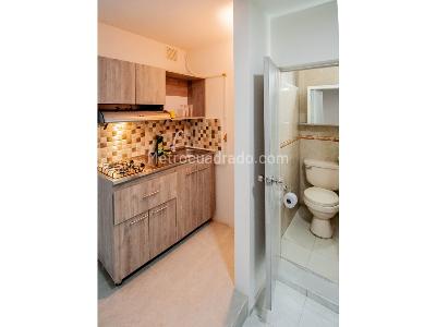 Casa de 5 alcobas en venta en Conquistadores, Medellín, 178 m² · foto 2 de 13