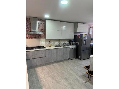 Casa de 3 alcobas en venta en El Poblado, Medellín, 197 m² · foto 11 de 20