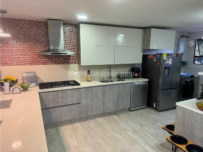 Casa de 3 alcobas en venta en El Poblado, Medellín, 197 m² · foto 15 de 20