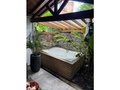 Casa de 3 alcobas en venta en El Poblado, Medellín, 197 m² · foto 17 de 20