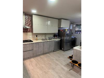 Casa de 3 alcobas en venta en El Poblado, Medellín, 197 m² · foto 18 de 20