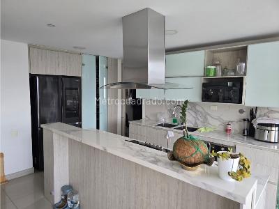 Apartamento en venta en Castropol, Medellín · foto 6 de 13