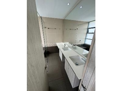 Apartamento de 4 alcobas en venta en Castropol, Medellín, 136 m² · foto 3 de 20