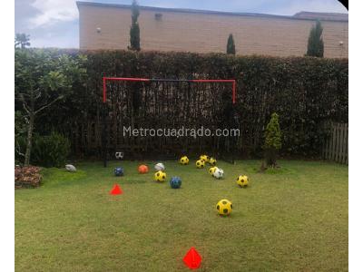 Casa de 3 alcobas en venta en Las Palmas, Envigado, 1330 m² · foto 10 de 12
