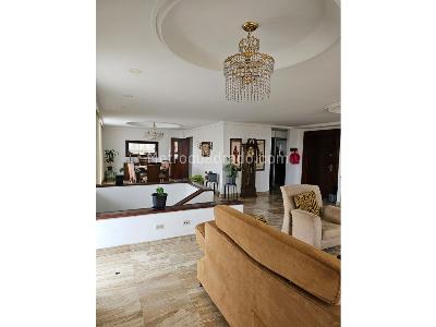 Apartamento de 3 alcobas en venta en Los Balsos, Medellín, 289 m² · foto 4 de 17