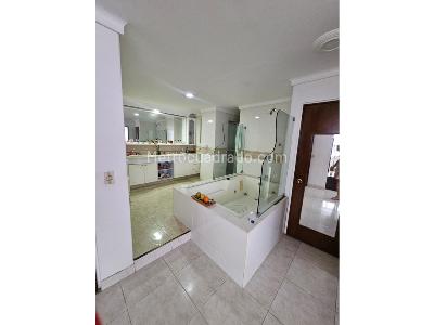 Apartamento de 3 alcobas en venta en Los Balsos, Medellín, 289 m² · foto 8 de 17