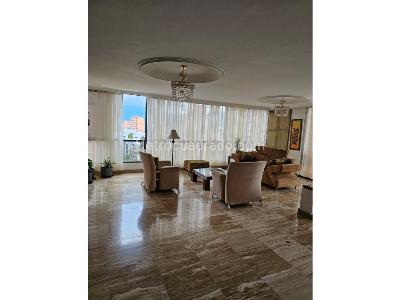 Apartamento de 3 alcobas en venta en Los Balsos, Medellín, 289 m² · foto 10 de 17
