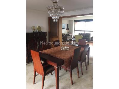 Apartamento de 3 alcobas en venta en El Poblado, Medellín, 214 m² · foto 3 de 13