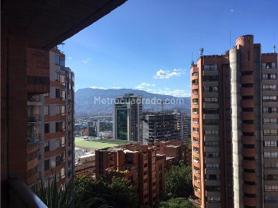 Apartamento de 3 alcobas en venta en El Poblado, Medellín, 214 m² · foto 5 de 13