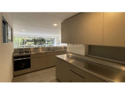 Apartamento de 2 alcobas en venta en El Poblado, Medellín, 144 m² · foto 7 de 19