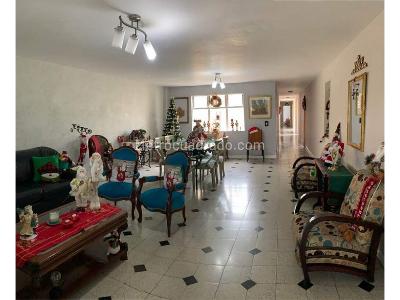 Casa de 4 alcobas en venta en Villa Hermosa, Medellín, 210 m² · foto 4 de 15