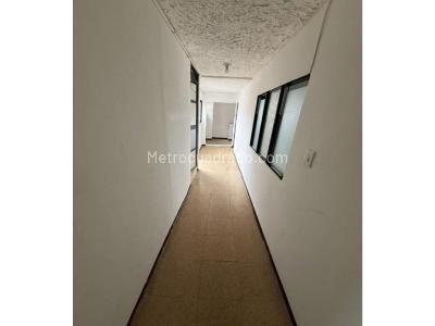 Casa de 5 alcobas en venta en Boston, Medellín, 197 m² · foto 11 de 17