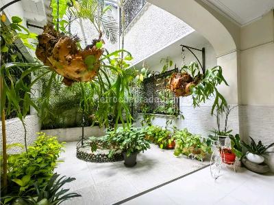 Casa de 5 alcobas en venta en Conquistadores, Medellín, 496 m² · foto 2 de 20