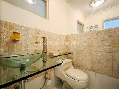 Casa de 5 alcobas en venta en Conquistadores, Medellín, 496 m² · foto 4 de 20
