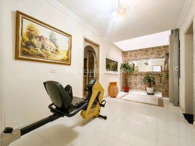 Casa de 5 alcobas en venta en Conquistadores, Medellín, 496 m² · foto 5 de 20