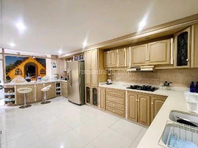 Casa de 5 alcobas en venta en Conquistadores, Medellín, 496 m² · foto 17 de 20