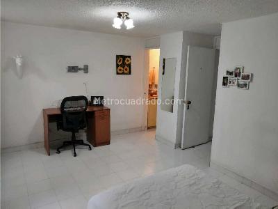 Apartamento de 3 alcobas en venta en El Poblado, Medellín, 196 m² · foto 19 de 20