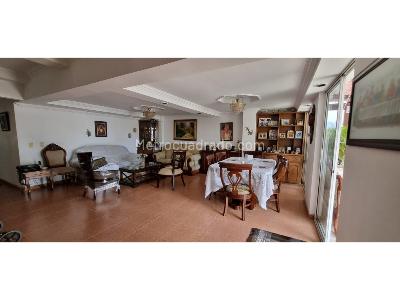 Apartamento de 3 alcobas en venta en Laureles, Medellín, 167 m² · foto 2 de 19