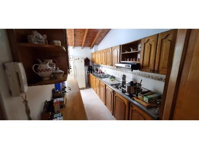 Apartamento de 3 alcobas en venta en Laureles, Medellín, 167 m² · foto 5 de 19