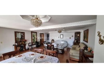 Apartamento de 3 alcobas en venta en Laureles, Medellín, 167 m² · foto 10 de 19
