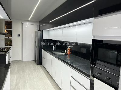 Casa de 4 alcobas en venta en El Poblado, Medellín, 340 m² · foto 6 de 20