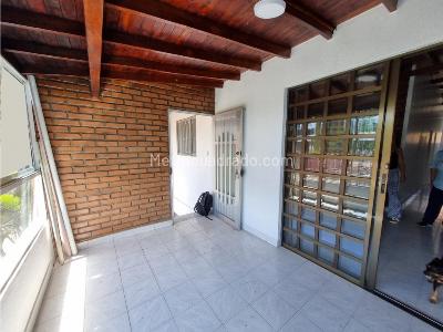 Apartamento en venta en La Floresta, Medellín · foto 2 de 20