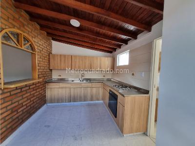 Apartamento en venta en La Floresta, Medellín · foto 8 de 20
