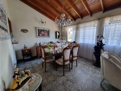 Casa de 4 alcobas en venta en America Niza, Medellín, 174 m² · foto 2 de 20