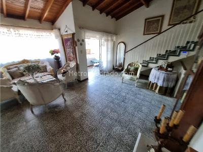 Casa de 4 alcobas en venta en America Niza, Medellín, 174 m² · foto 7 de 20
