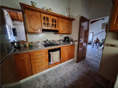 Casa de 4 alcobas en venta en America Niza, Medellín, 174 m² · foto 12 de 20